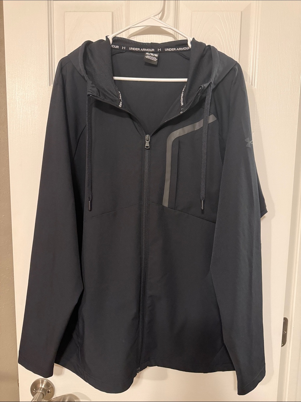 Under Armour Men’s Black Lightweight Hooded Elite Jacket with Reflective Detail
